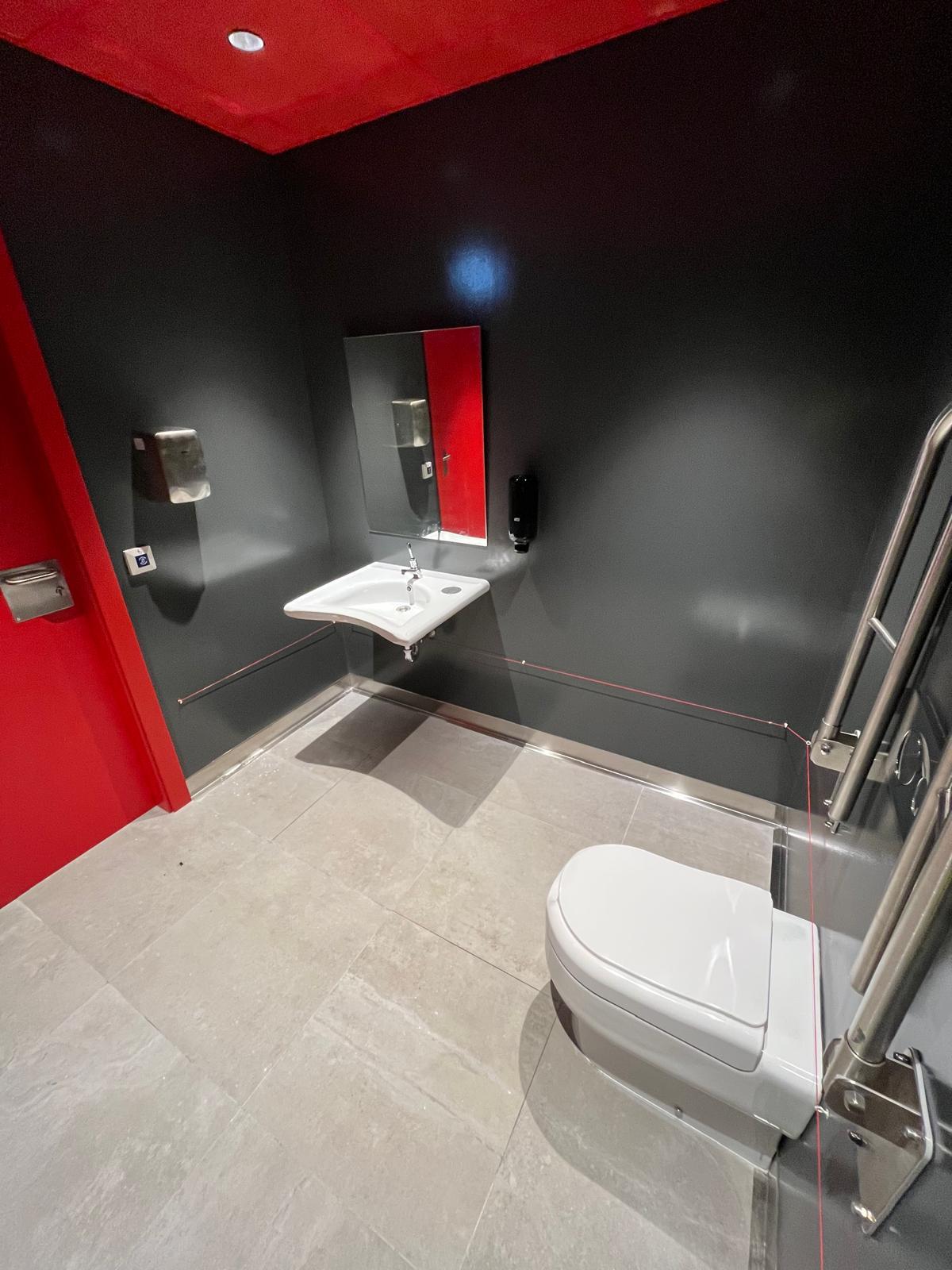 Acondicionamiento de local – carpintería y sanitarios